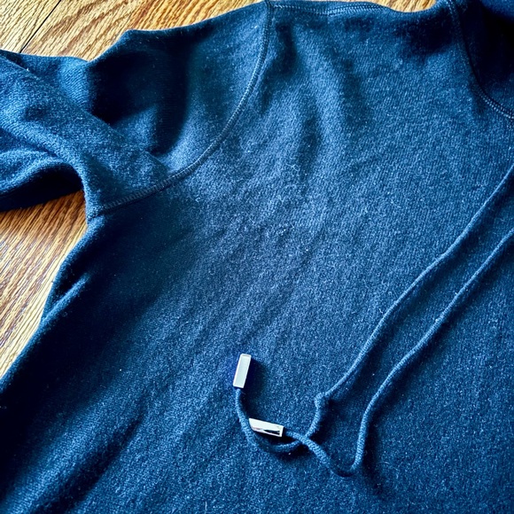 Dolce & Gabbana Black Cashmere Knit Hoodie DG Logo Made in Italy - Medium - Picture 8 of 9